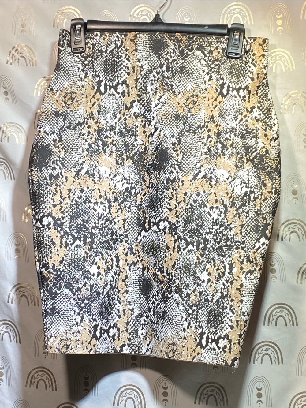 Shinestar Snake-Print Pencil Skirt in Black and Tan